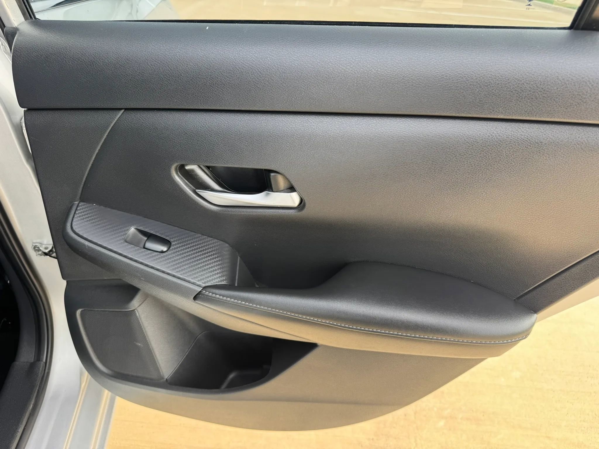 Used 2023 Nissan Sentra SV FWD image 40