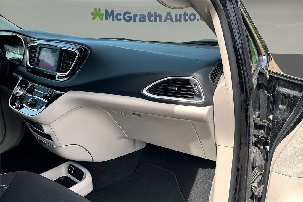 Used 2024 Chrysler Voyager LX FWD image 30