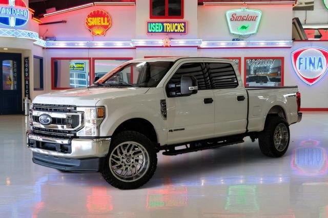 Used 2022 Ford F250 XLT AWD/4WD image 2
