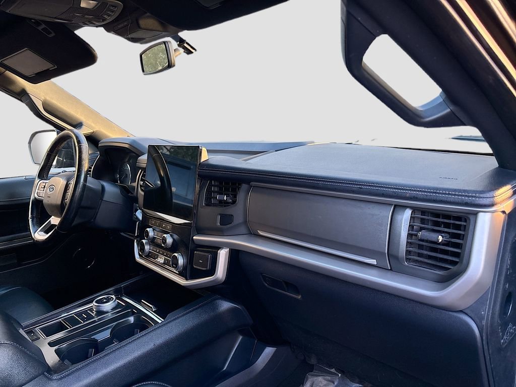 Used 2023 Ford Expedition Limited image 30