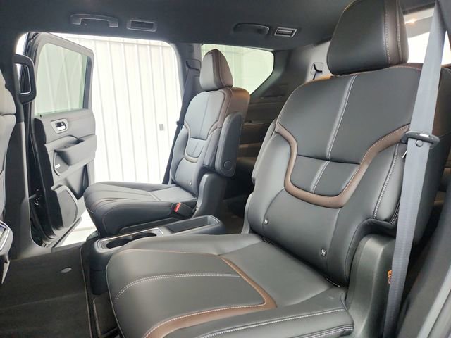 New 2026 Nissan Armada SL w/ Captain's Chari Seat Package image 43