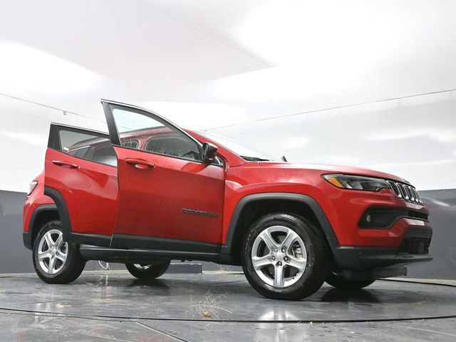 Used 2024 Jeep Compass Latitude image 72