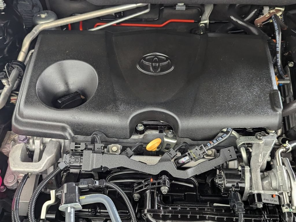 Used 2020 Toyota RAV4 XLE AWD/4WD image 10