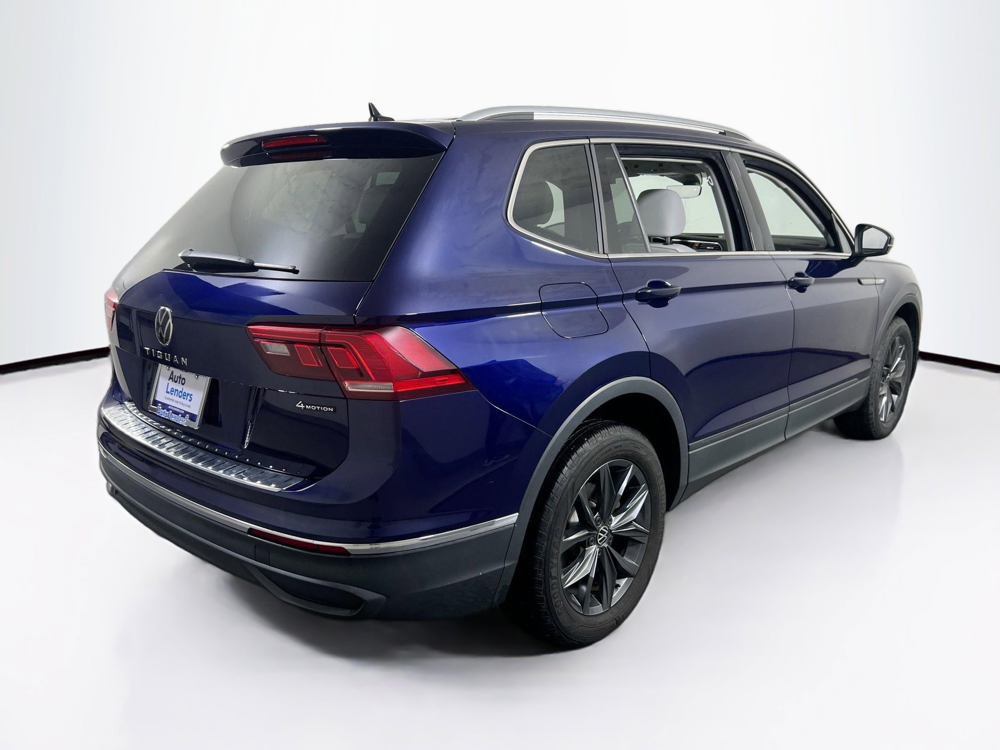 Used 2022 Volkswagen Tiguan SE AWD/4WD image 5