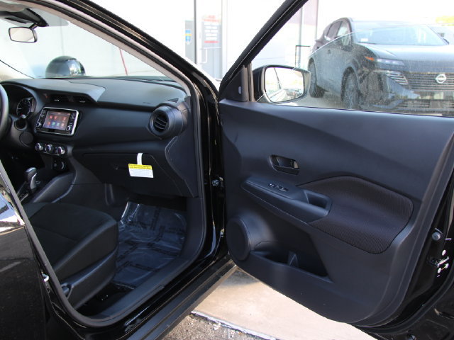 Certified 2025 Nissan Kicks Play S FWD image 31