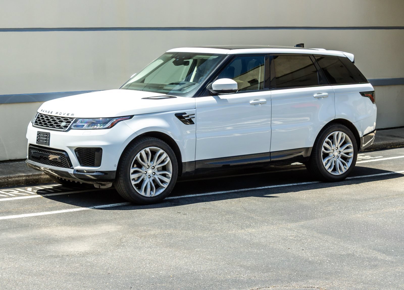 Used 2019 Land Rover Range Rover Sport HSE AWD/4WD image 3
