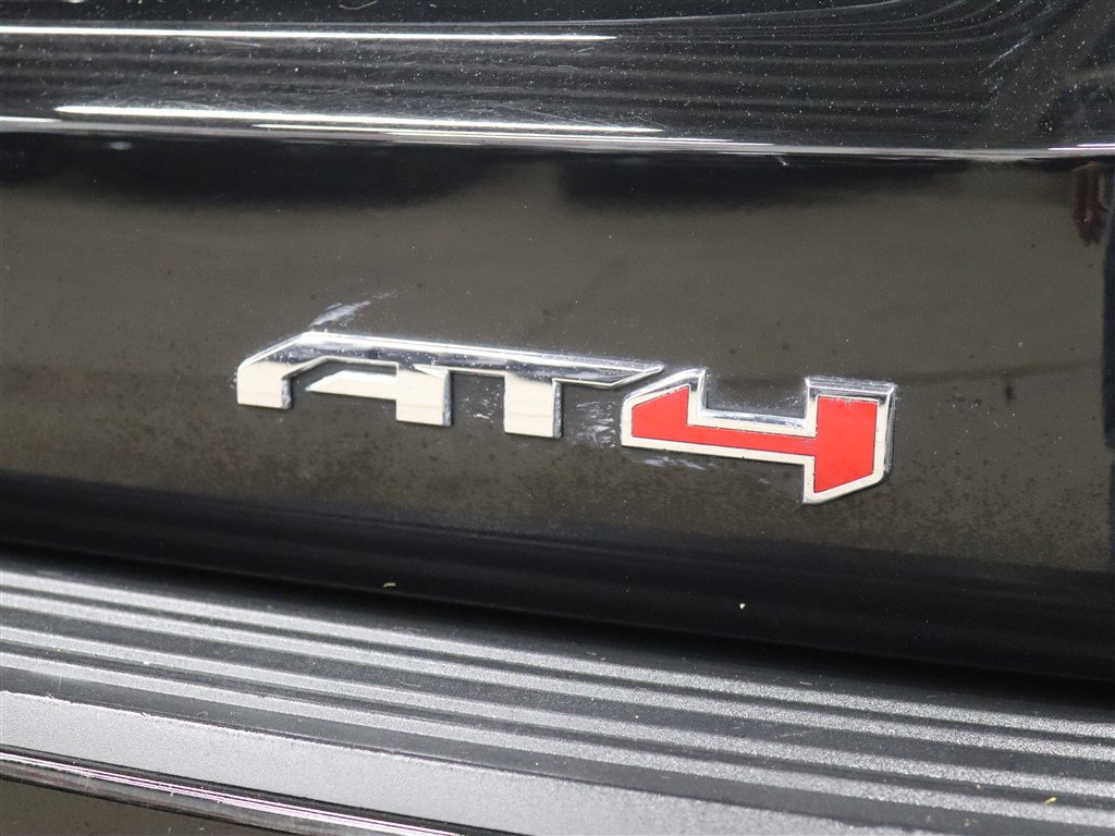 Used 2022 GMC Yukon AT4 image 8