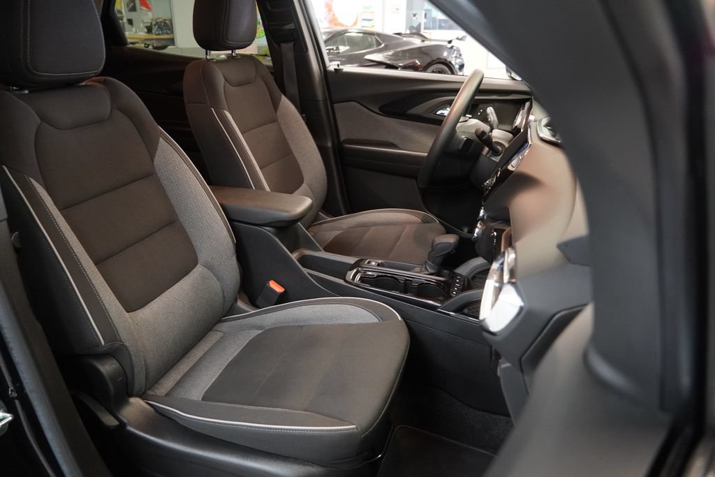 Used 2023 Chevrolet TrailBlazer LT w/ Convenience Package FWD image 32