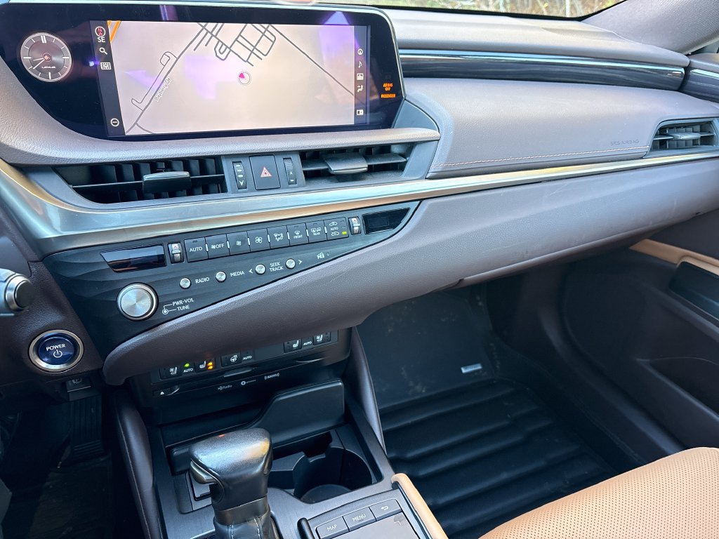 Used 2021 Lexus ES 300h w/ Premium Package FWD image 9