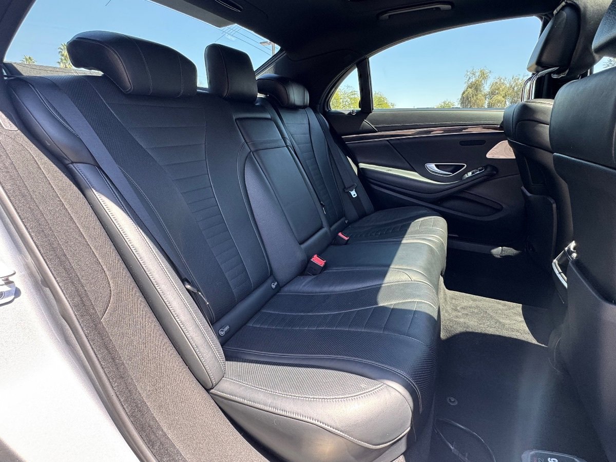 Used 2015 Mercedes-Benz S 550 Sedan w/ Sport Package image 10