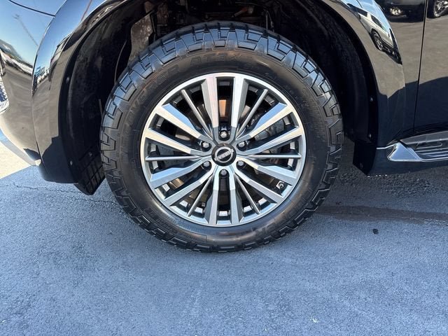 Used 2021 Nissan Armada SL w/ Captain's Chairs Package AWD/4WD image 9