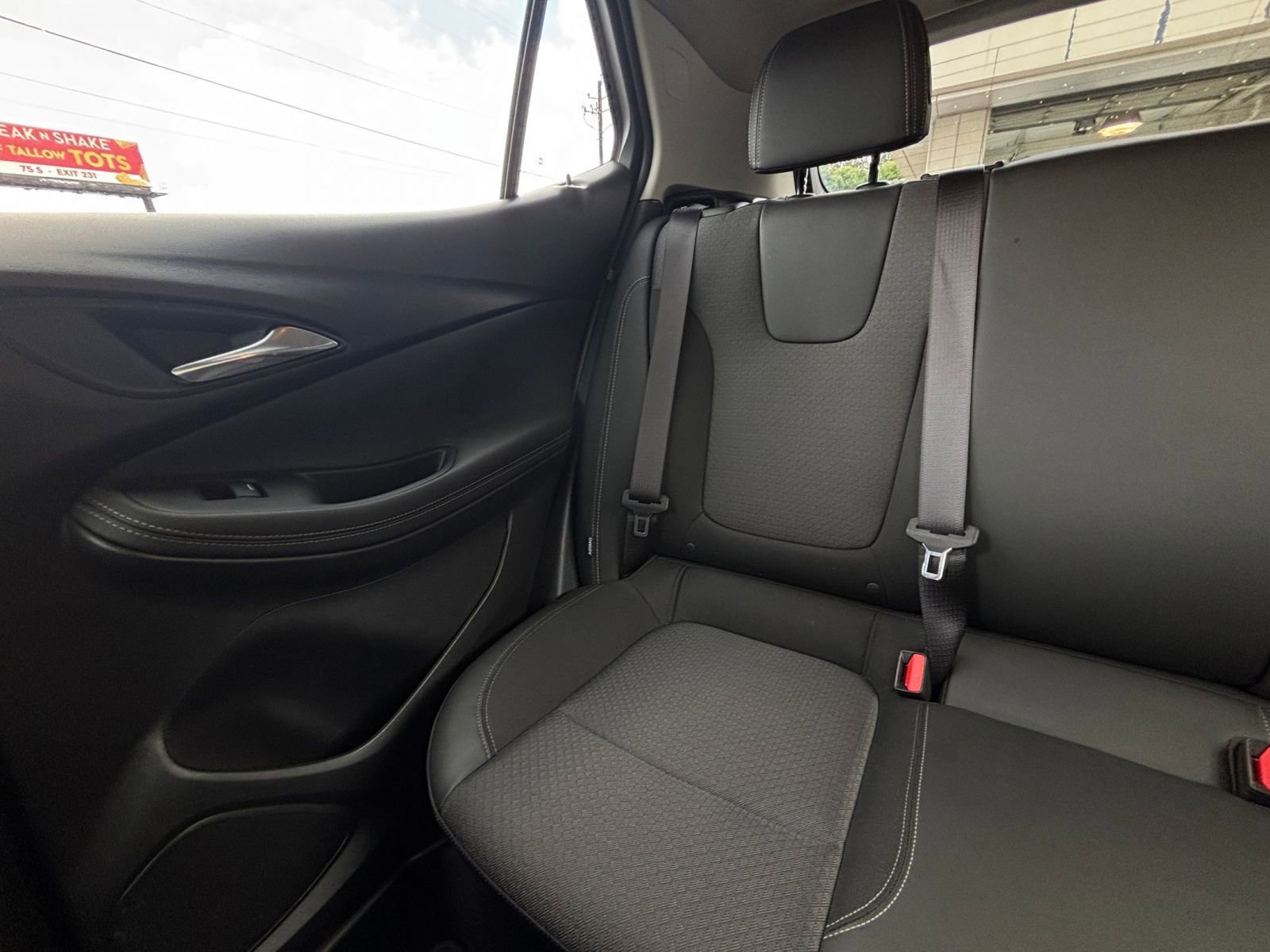 Used 2025 Buick Encore GX Preferred FWD image 39