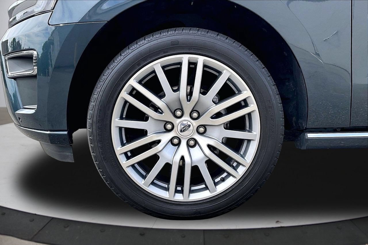 Used 2022 Ford Expedition Platinum AWD/4WD image 36