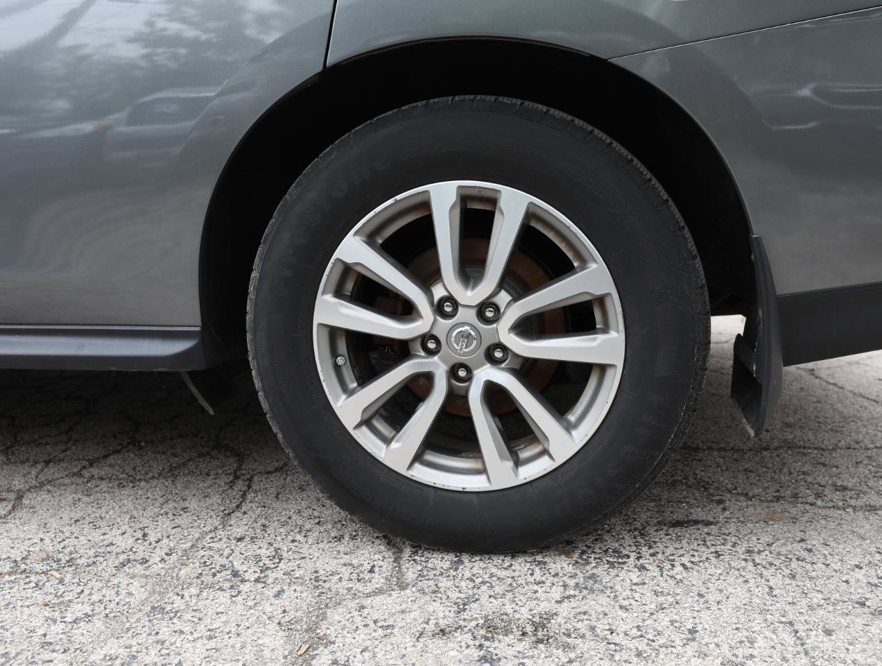 Used 2015 Nissan Pathfinder S AWD/4WD image 10