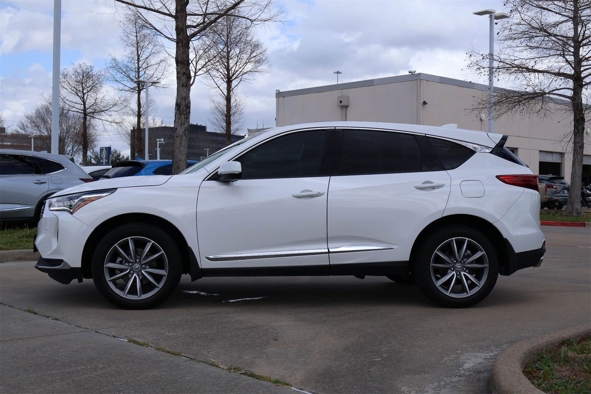 Used 2023 Acura RDX w/ Technology Package image 3