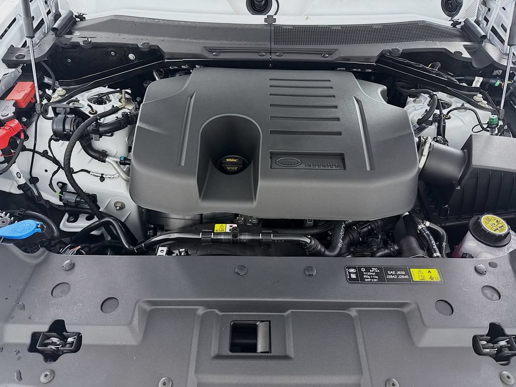 Certified 2025 Land Rover Defender 110 S AWD/4WD image 32