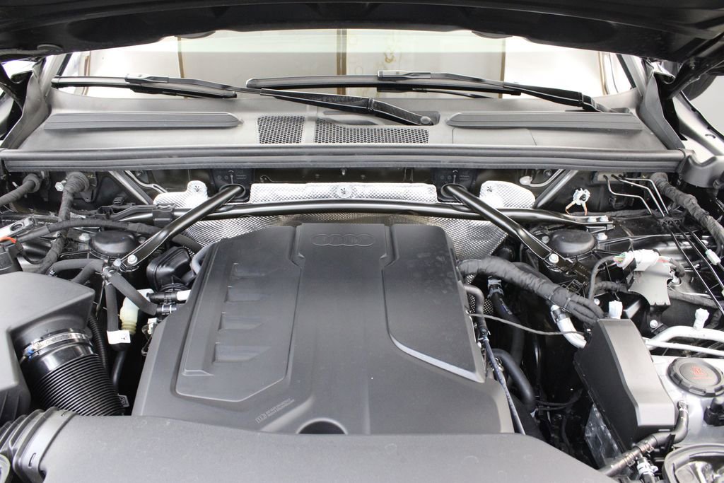 Certified 2025 Audi Q5 Premium w/ Convenience Package image 33