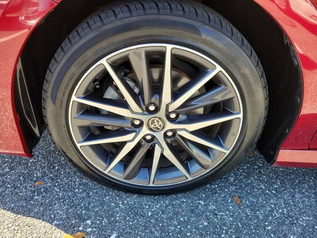 Used 2021 Toyota Camry XLE w/ Navigation Upgrade Package image 17