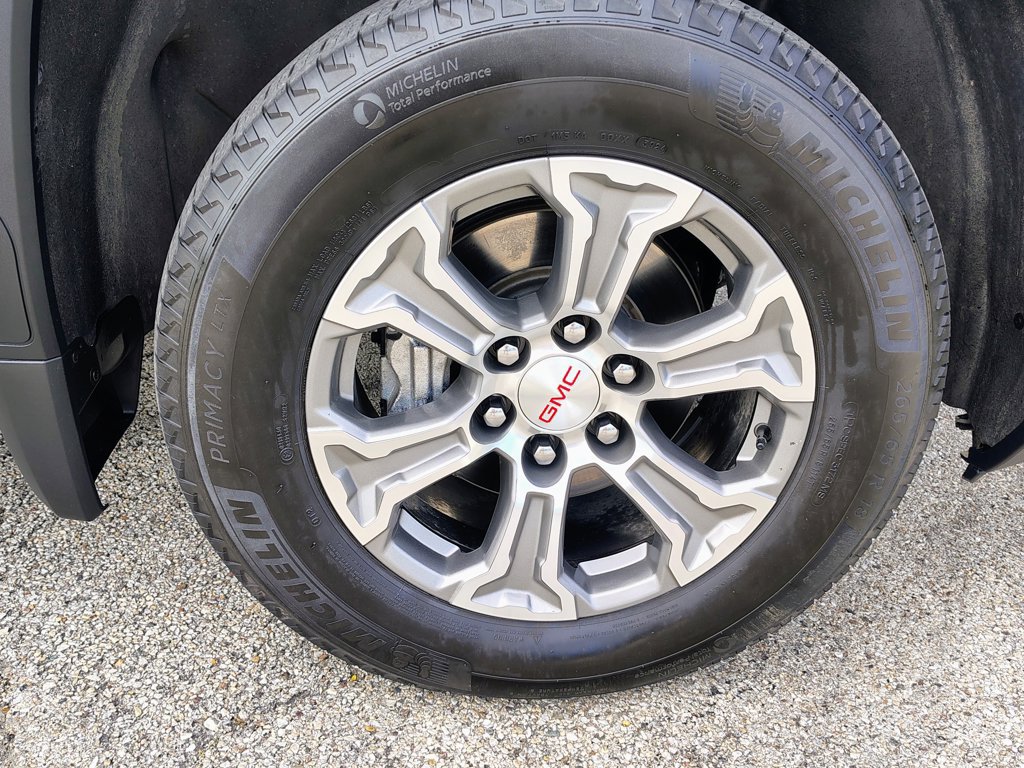 Used 2025 GMC Sierra 1500 SLT AWD/4WD image 9