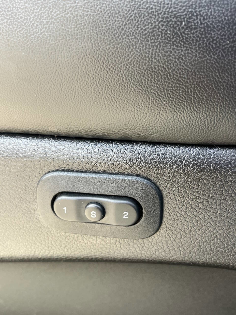 Used 2017 Jeep Grand Cherokee Limited image 29