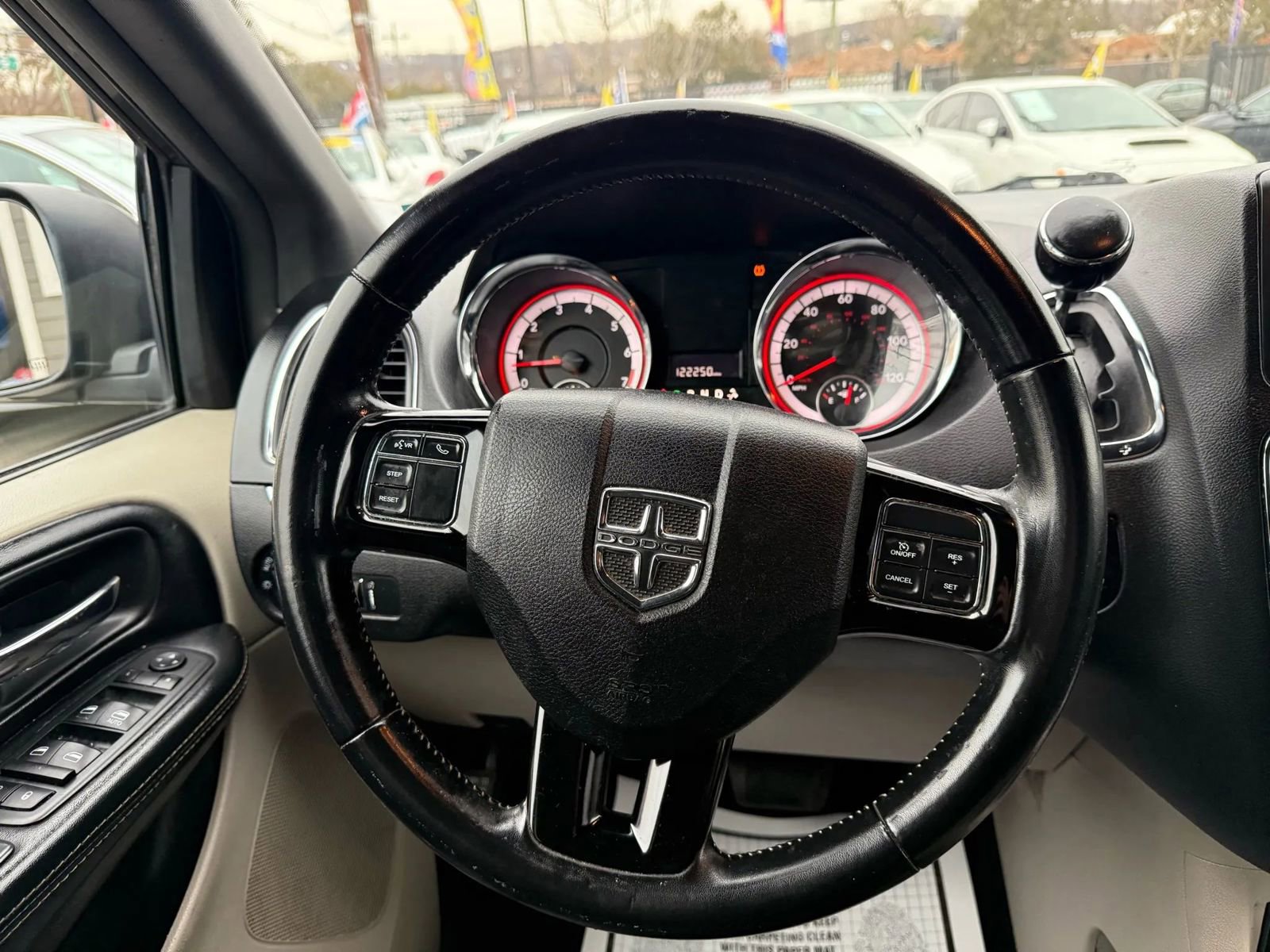 Used 2019 Dodge Grand Caravan SXT image 19