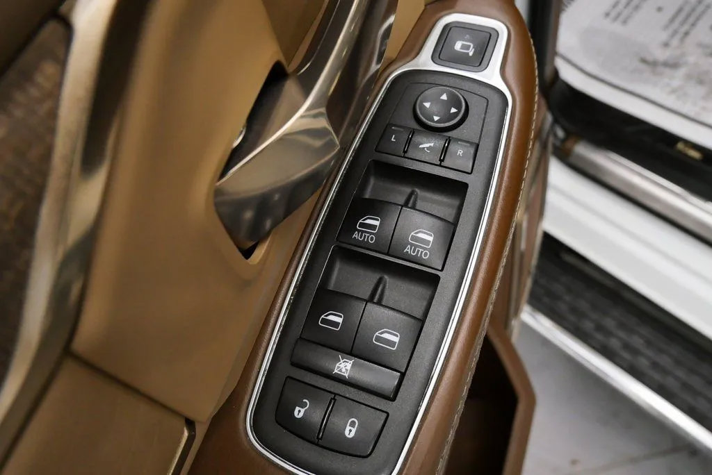 Used 2022 RAM 3500 Limited AWD/4WD image 13