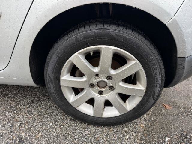 Used 2008 Volkswagen Rabbit S image 12