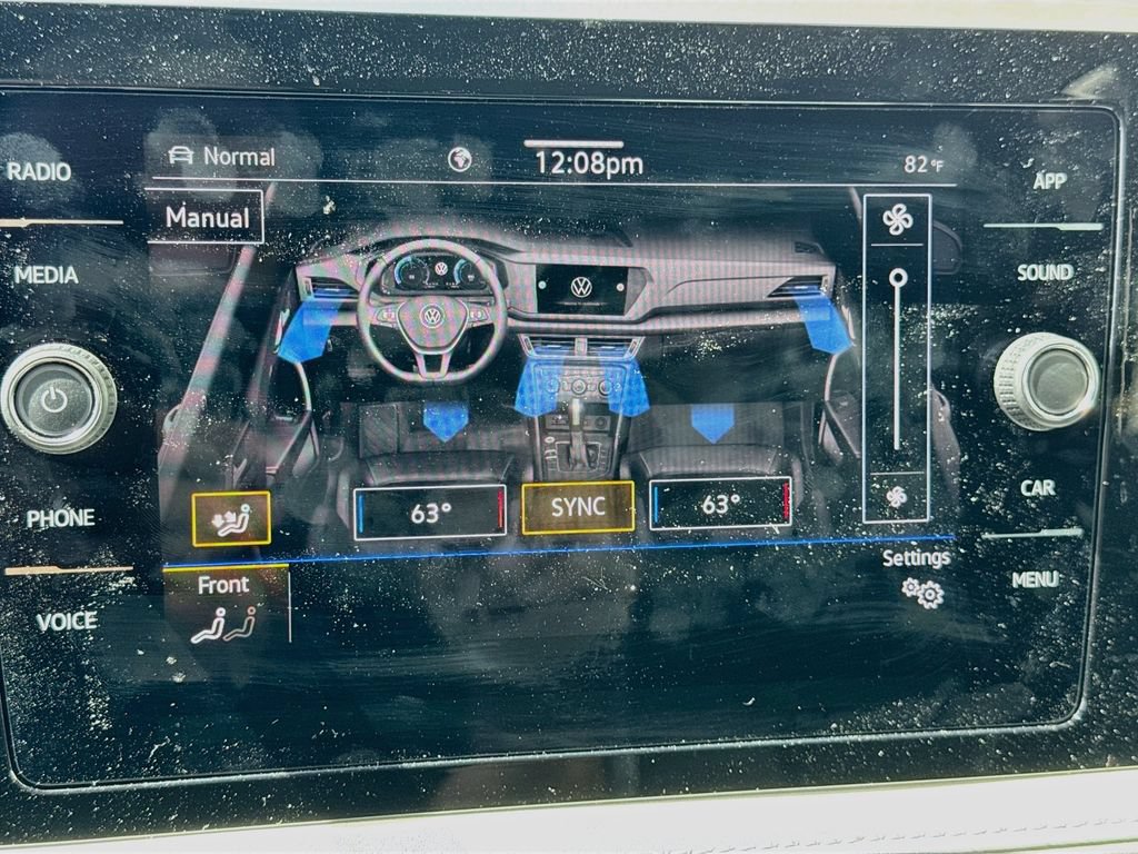 Used 2025 Volkswagen Taos SE AWD/4WD image 17