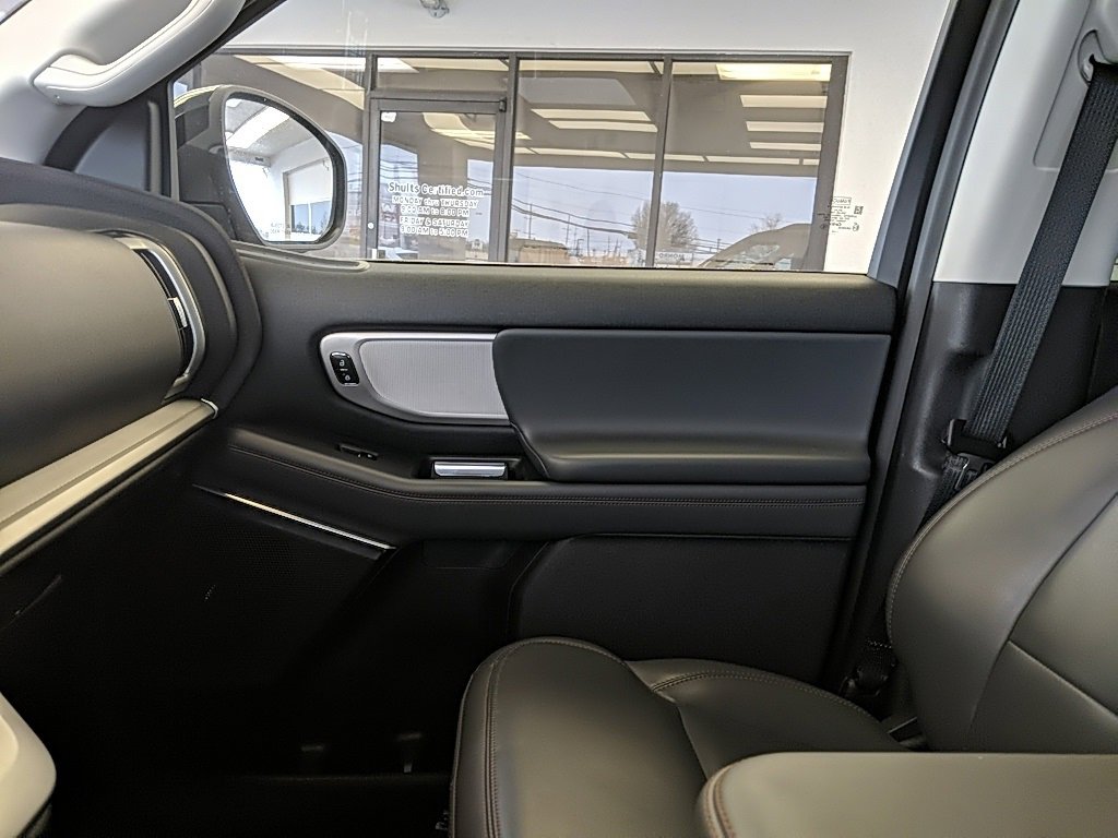 Certified 2025 Ford Expedition Active image 27