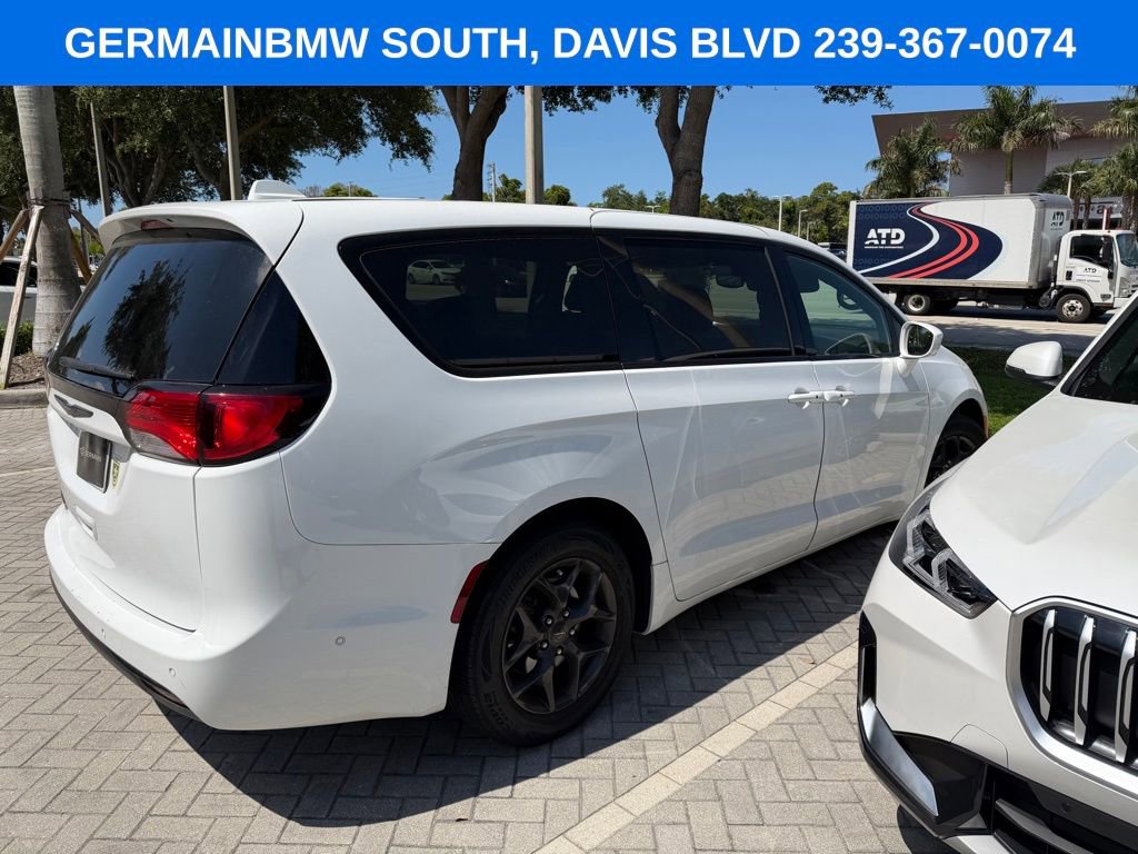 Used 2019 Chrysler Pacifica Touring Plus w/ Advanced Safetytec Group FWD image 7