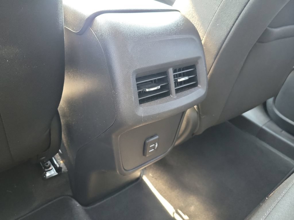 Used 2024 Chevrolet Equinox LT FWD image 15