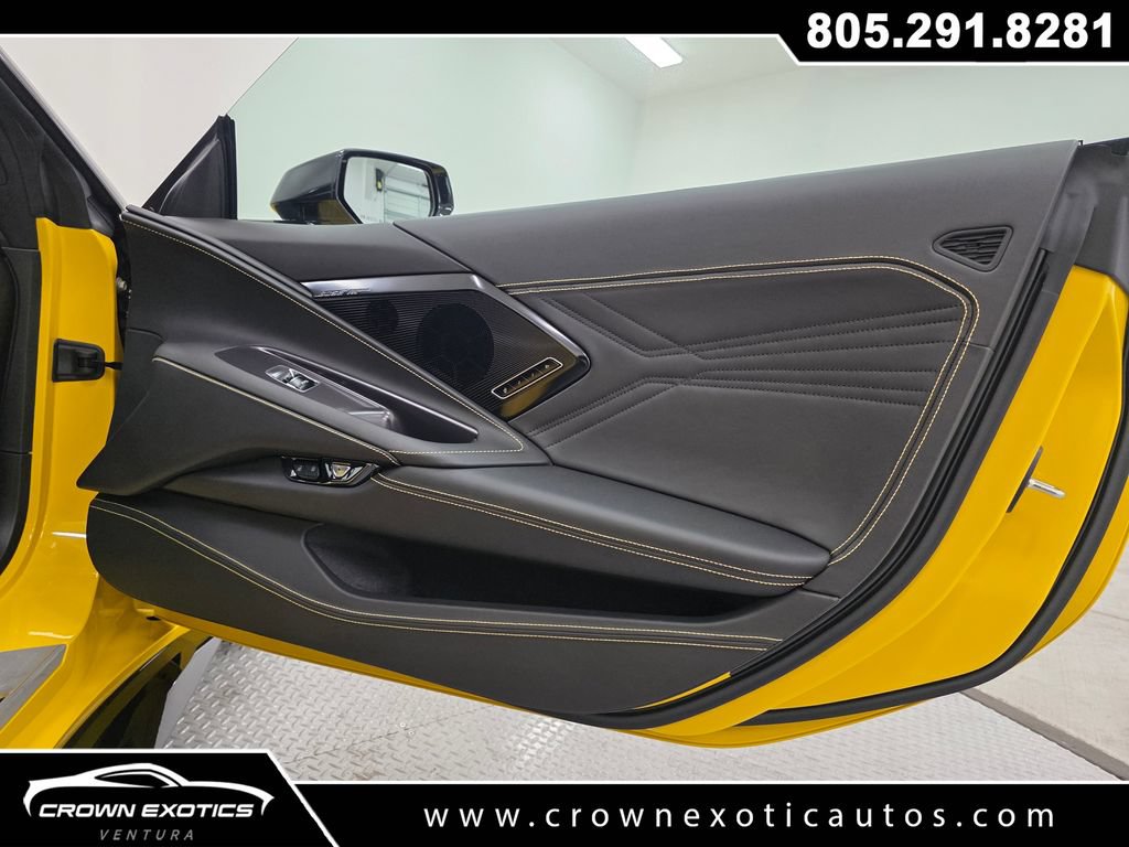 Used 2025 Chevrolet Corvette Z06 RWD image 16