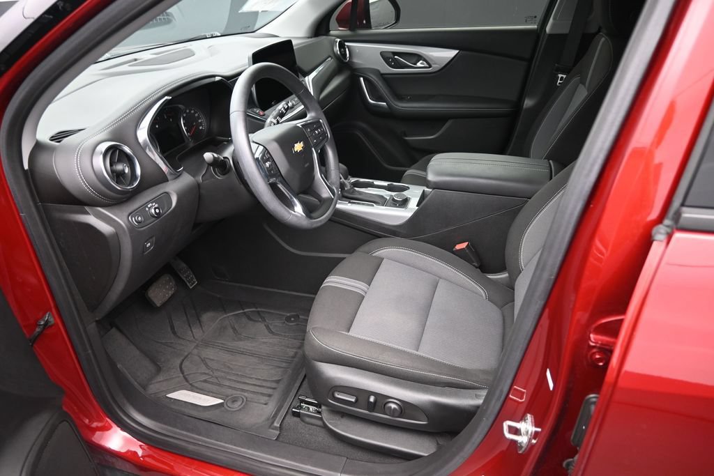 Used 2023 Chevrolet Blazer LT w/ Convenience Package FWD image 9
