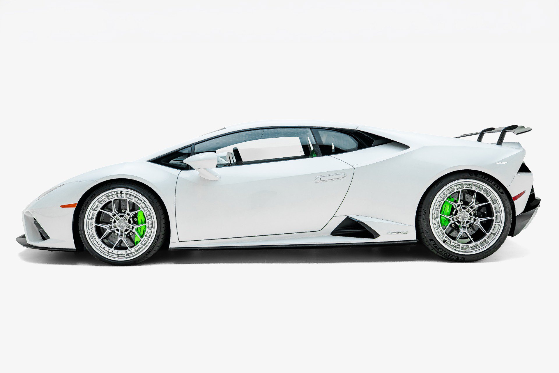 Used 2021 Lamborghini Huracan EVO RWD image 6