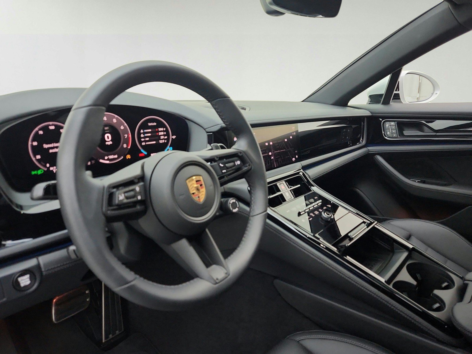 Used 2025 Porsche Panamera image 16