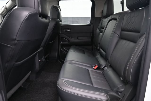 Used 2022 Nissan Frontier SV w/ SV Premium Package AWD/4WD image 11