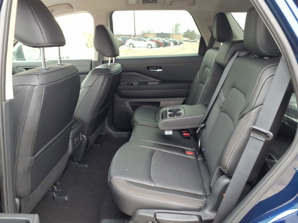 New 2026 Nissan Pathfinder SL image 29