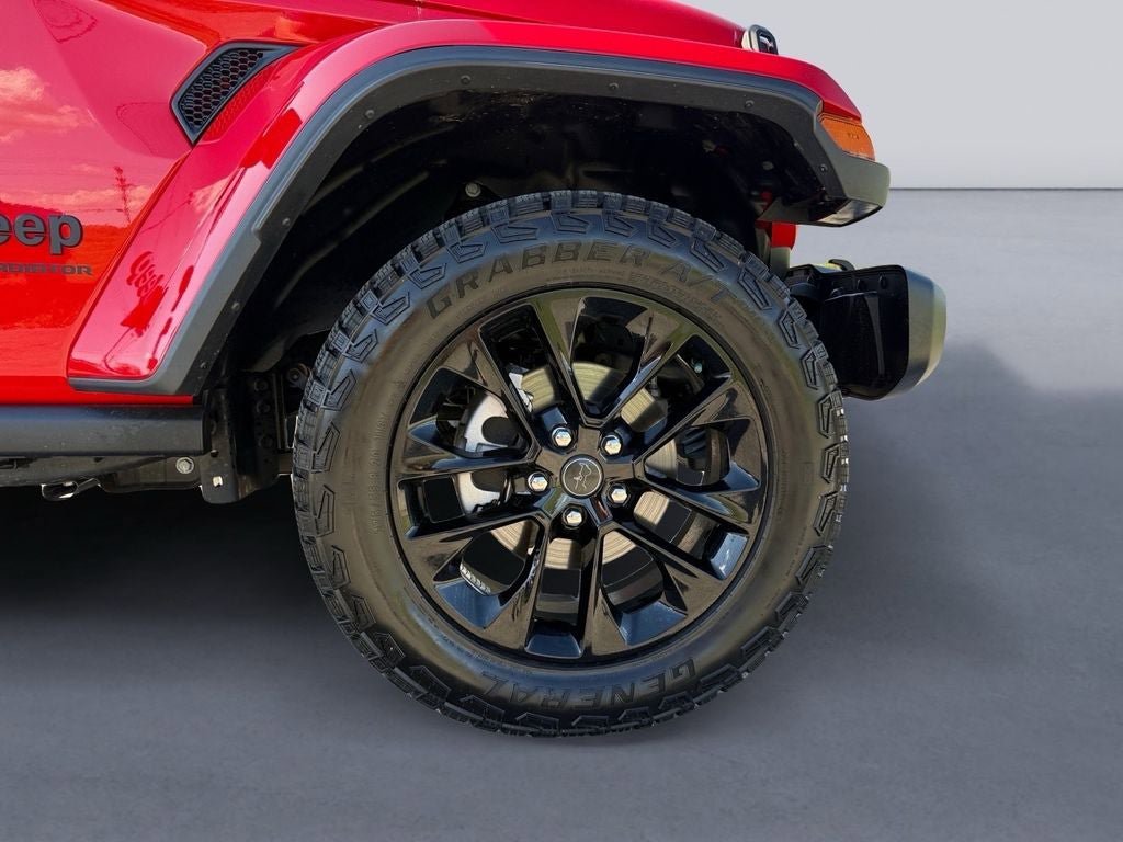 Used 2025 Jeep Gladiator Sport AWD/4WD image 9