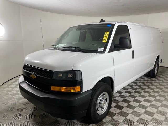 New 2025 Chevrolet Express 3500 w/ Driver Convenience Package image 4