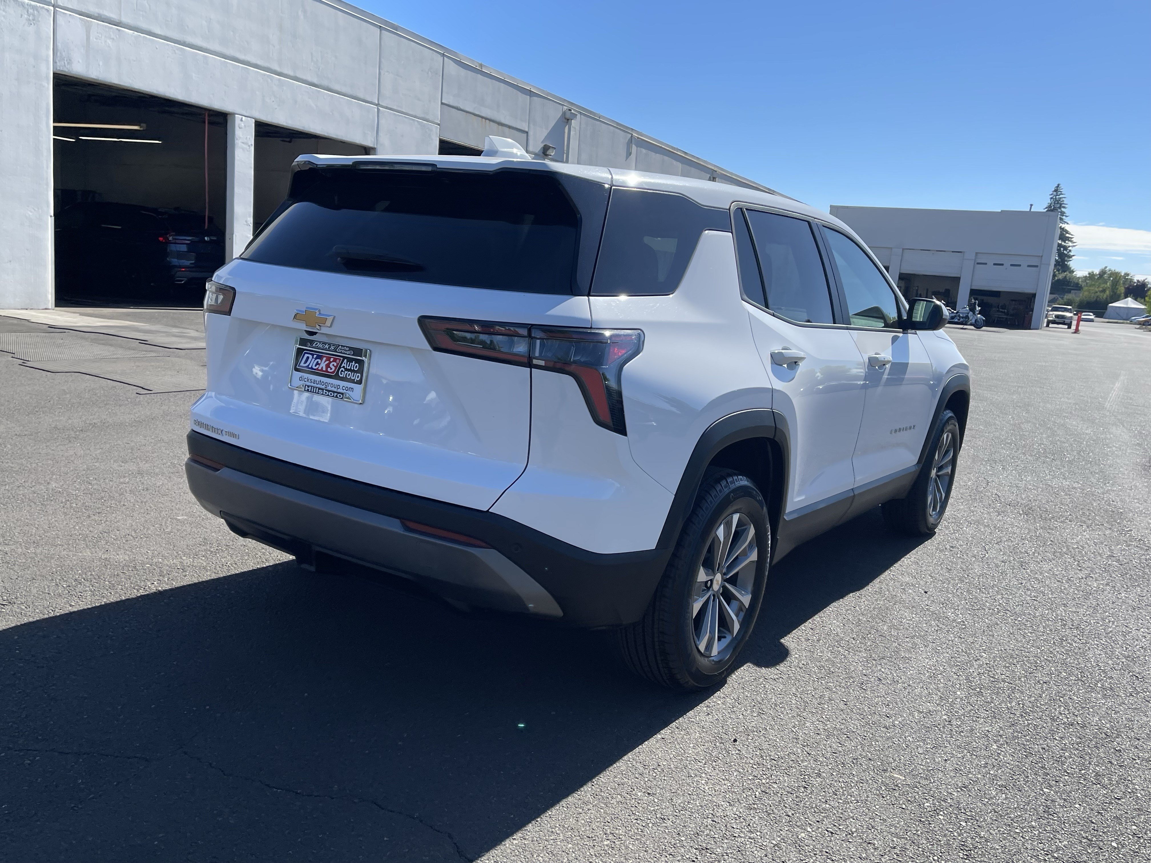 Used 2026 Chevrolet Equinox LT AWD/4WD image 5