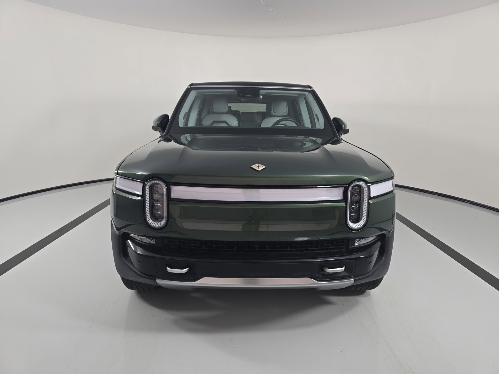 Used 2024 Rivian R1S Adventure AWD/4WD image 8