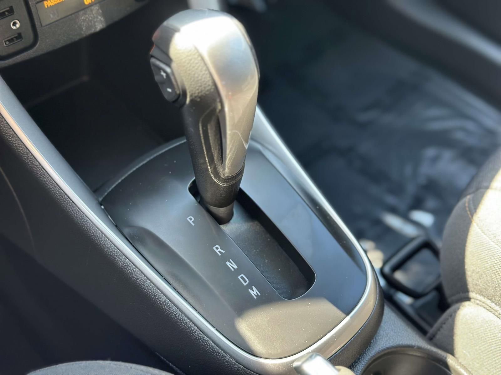 Used 2020 Chevrolet Trax LT AWD/4WD image 13