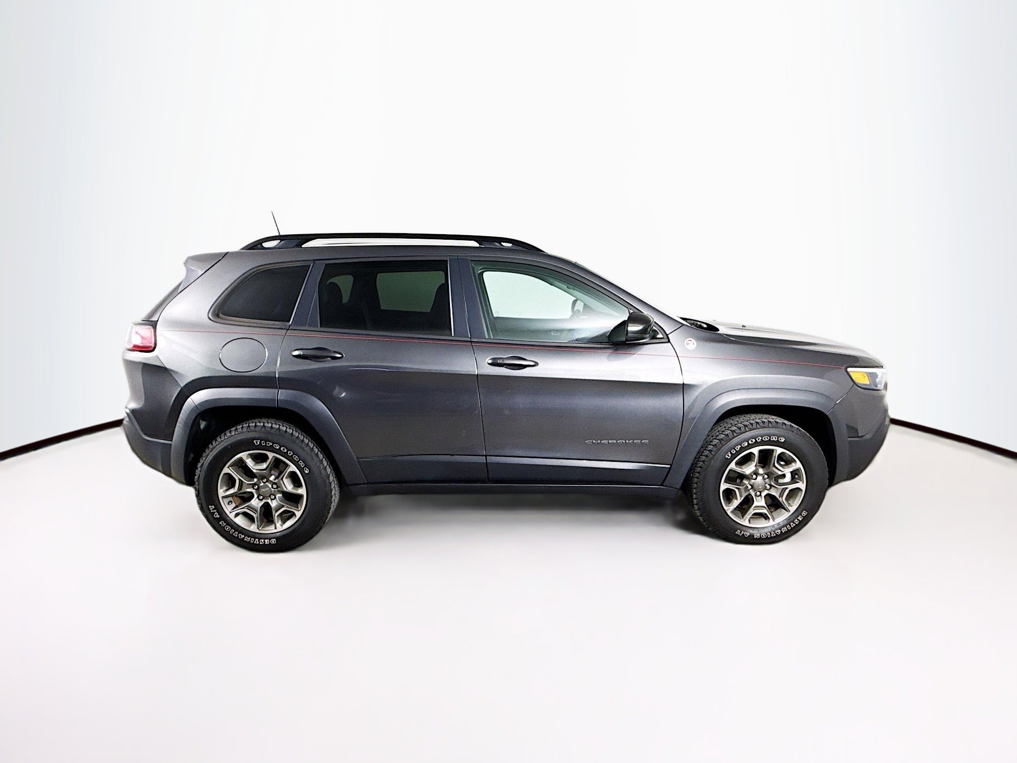 Used 2022 Jeep Cherokee Trailhawk image 2
