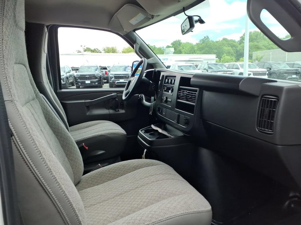 New 2026 Chevrolet Express 2500 w/ Driver Convenience Package RWD image 13