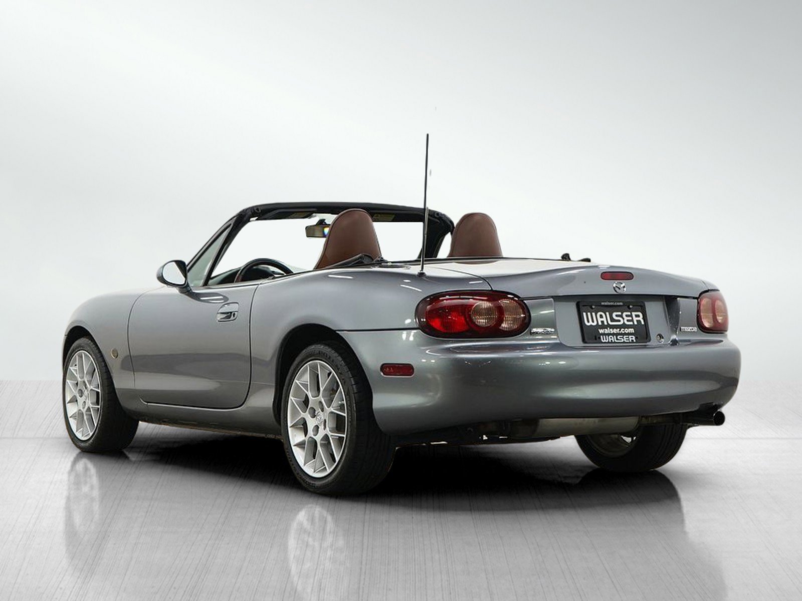 Used 2002 MAZDA MX-5 Miata SE RWD image 4