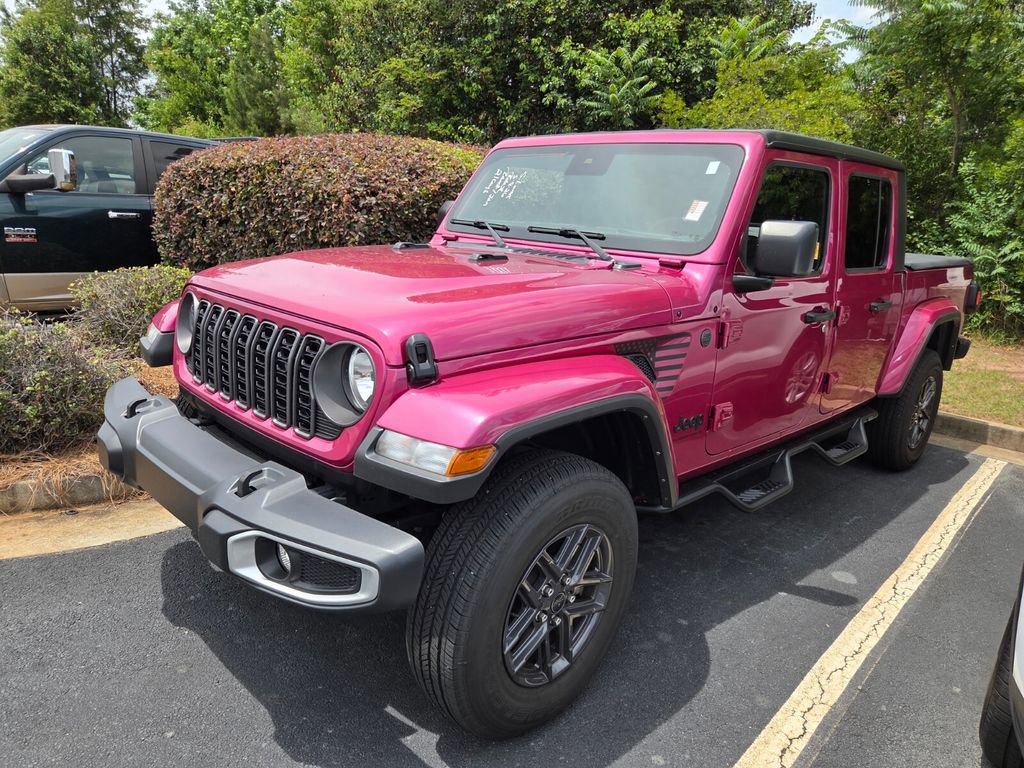 Used 2024 Jeep Gladiator Sport AWD/4WD image 5