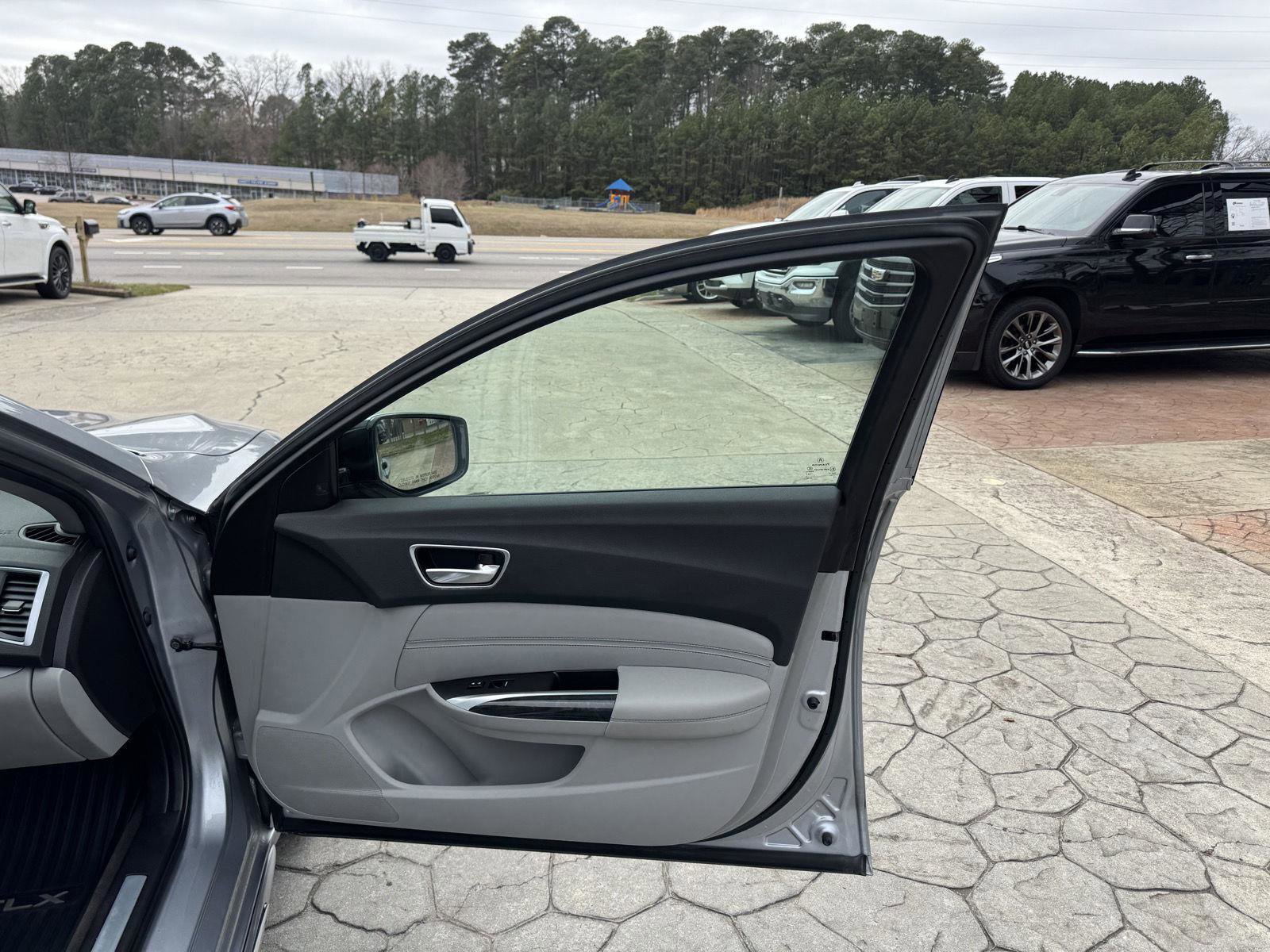 Used 2019 Acura TLX FWD w/Technology Package image 17