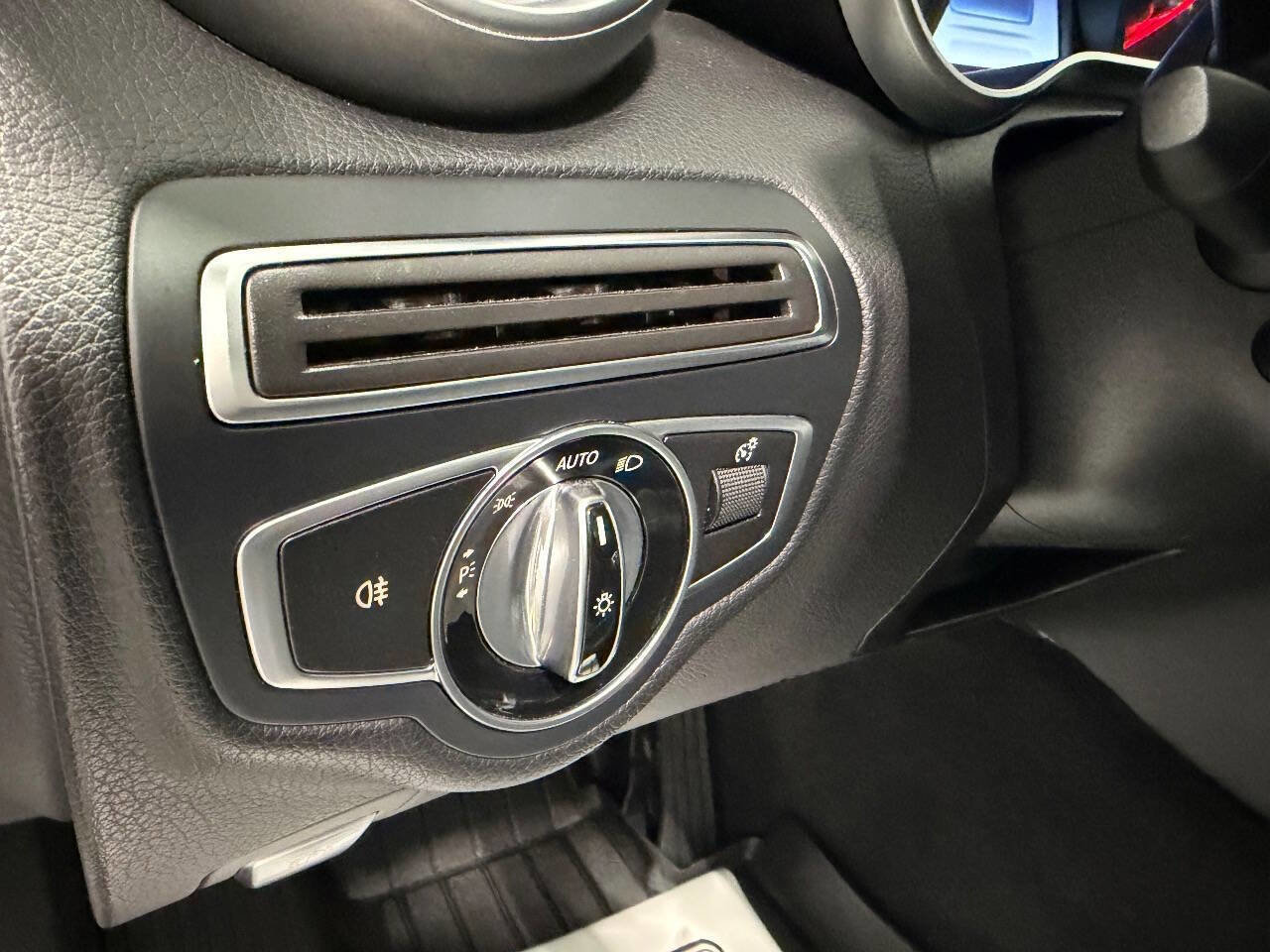 Used 2016 Mercedes-Benz C 300 4MATIC Sedan image 26