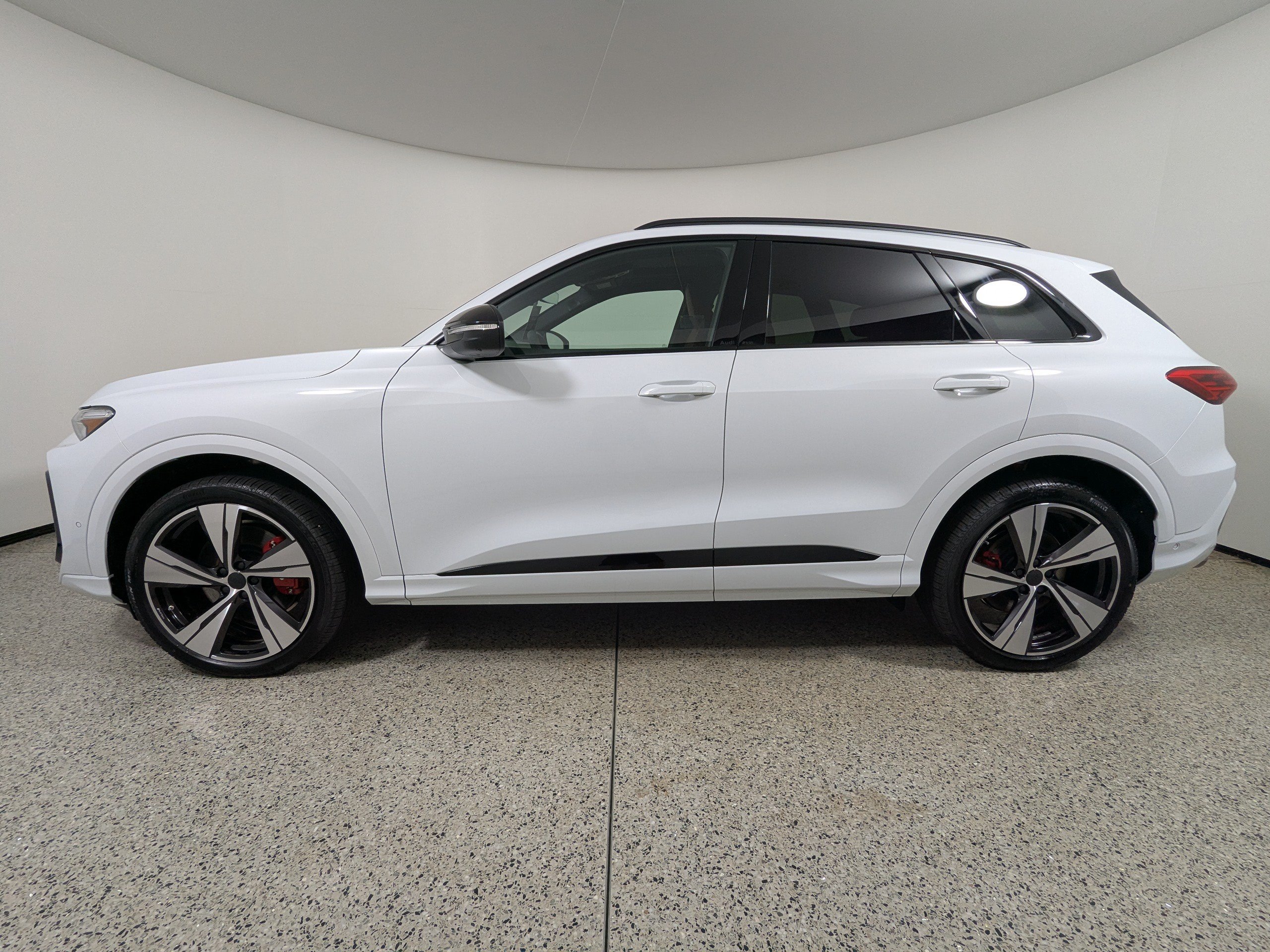 New 2026 Audi SQ5 Premium Plus AWD/4WD image 4