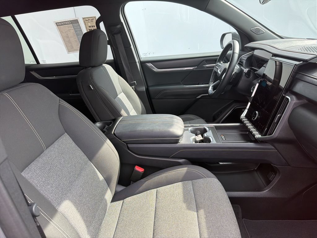 Used 2025 GMC Acadia Elevation FWD image 6